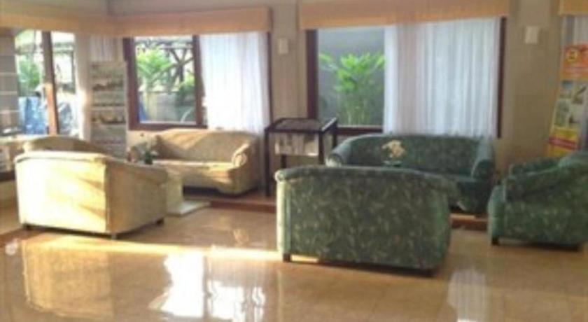Grand Sumatera Hotel สุราบายา ภายนอก รูปภาพ
