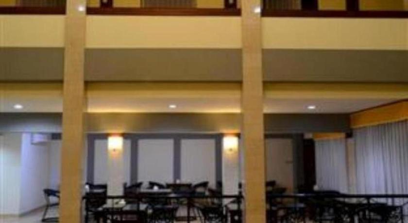 Grand Sumatera Hotel สุราบายา ภายนอก รูปภาพ