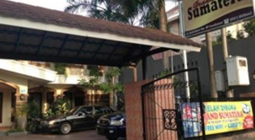 Grand Sumatera Hotel สุราบายา ภายนอก รูปภาพ