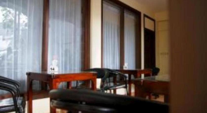 Grand Sumatera Hotel สุราบายา ภายนอก รูปภาพ