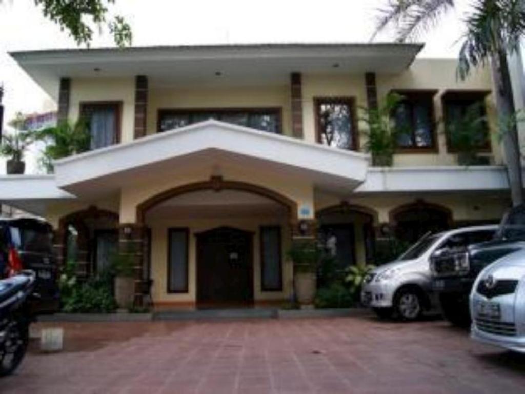 Grand Sumatera Hotel สุราบายา ภายนอก รูปภาพ