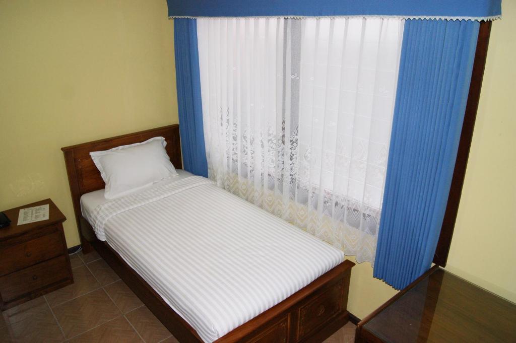 Grand Sumatera Hotel สุราบายา ภายนอก รูปภาพ