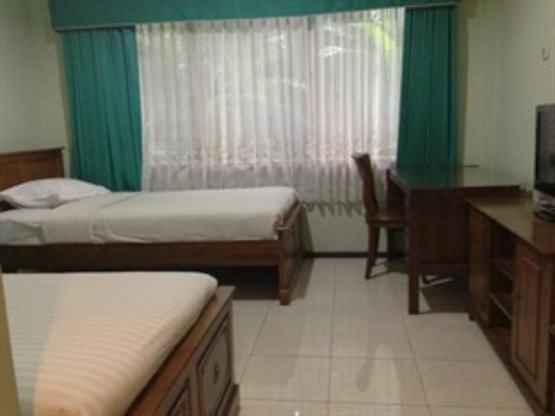 Grand Sumatera Hotel สุราบายา ภายนอก รูปภาพ